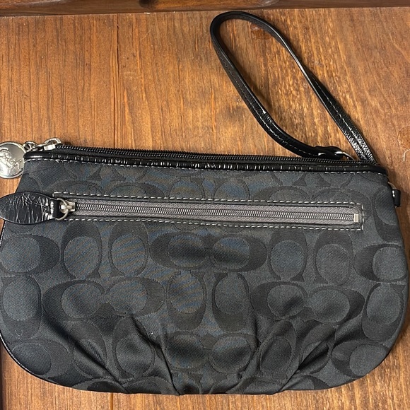 Classic “C” Coach Wristlet/Purse - Picture 3 of 6